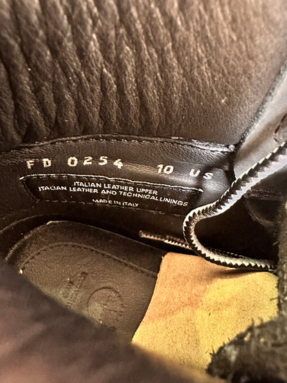 Botas de nobuk con monograma en relieve de Louis Vuitton x Timberland