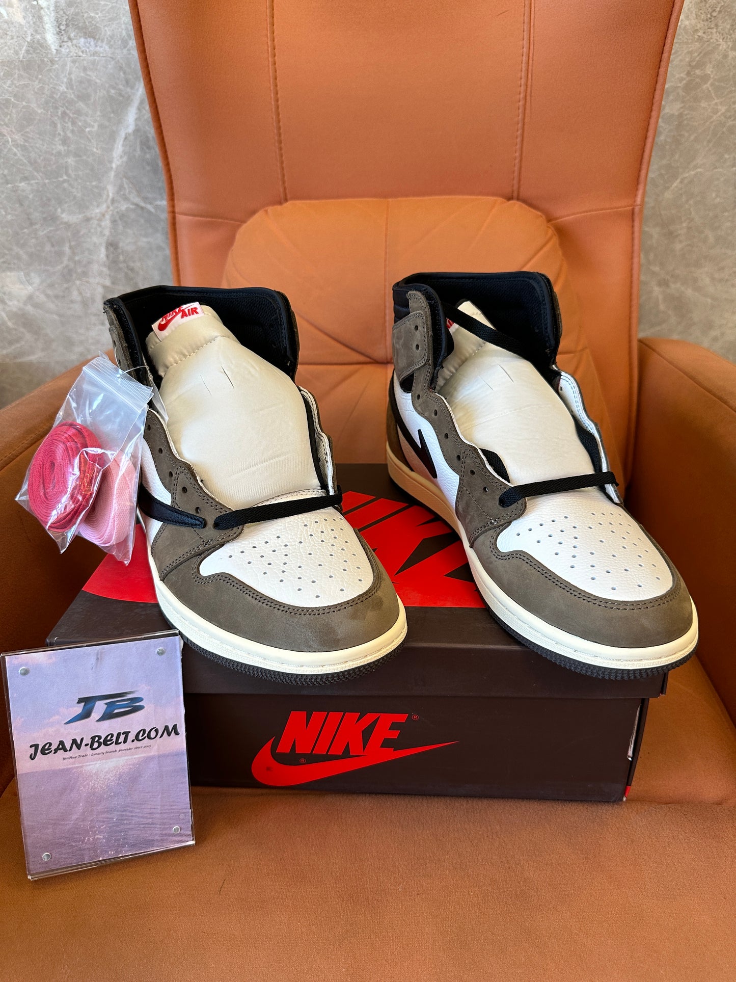 Travis Scott x Air Jordan 1 retro alto OG “Mocha”