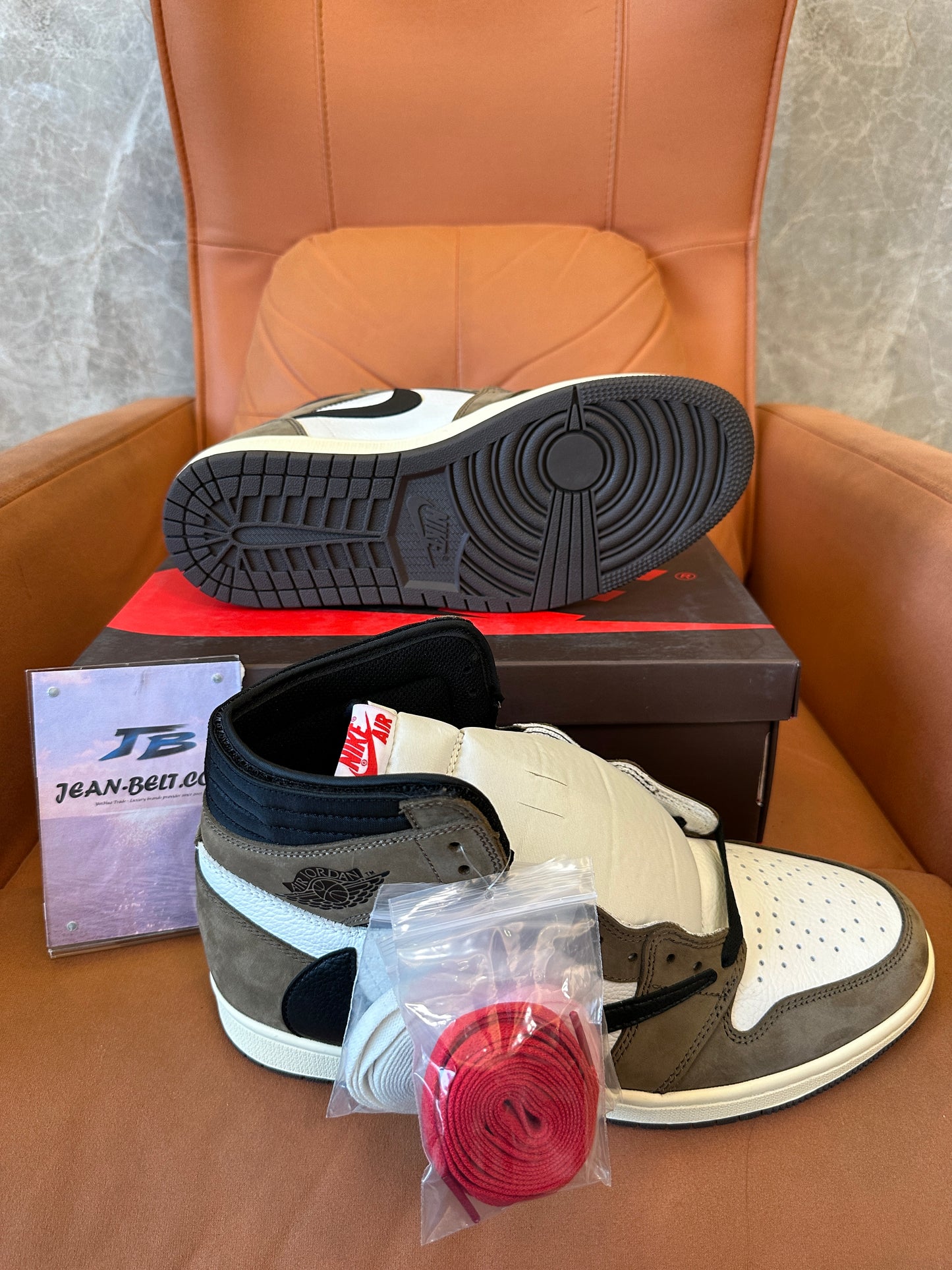 Travis Scott x Air Jordan 1 retro alto OG “Mocha”