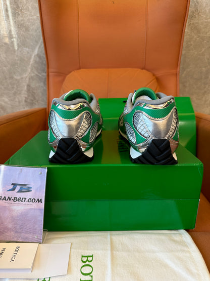 Sapatilhas Bottega Veneta Verdes com Painel de Malha Prateada