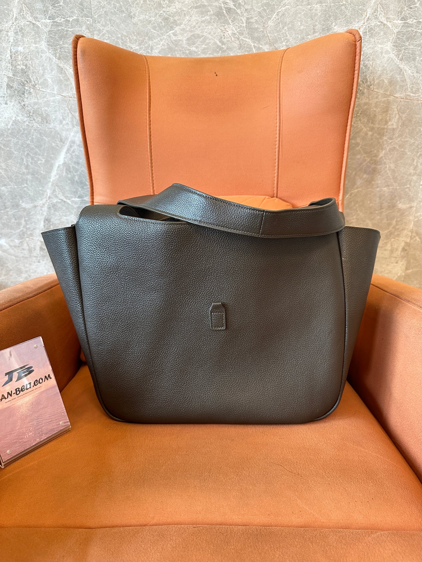 Bolso tote de piel verde oliva de YSL