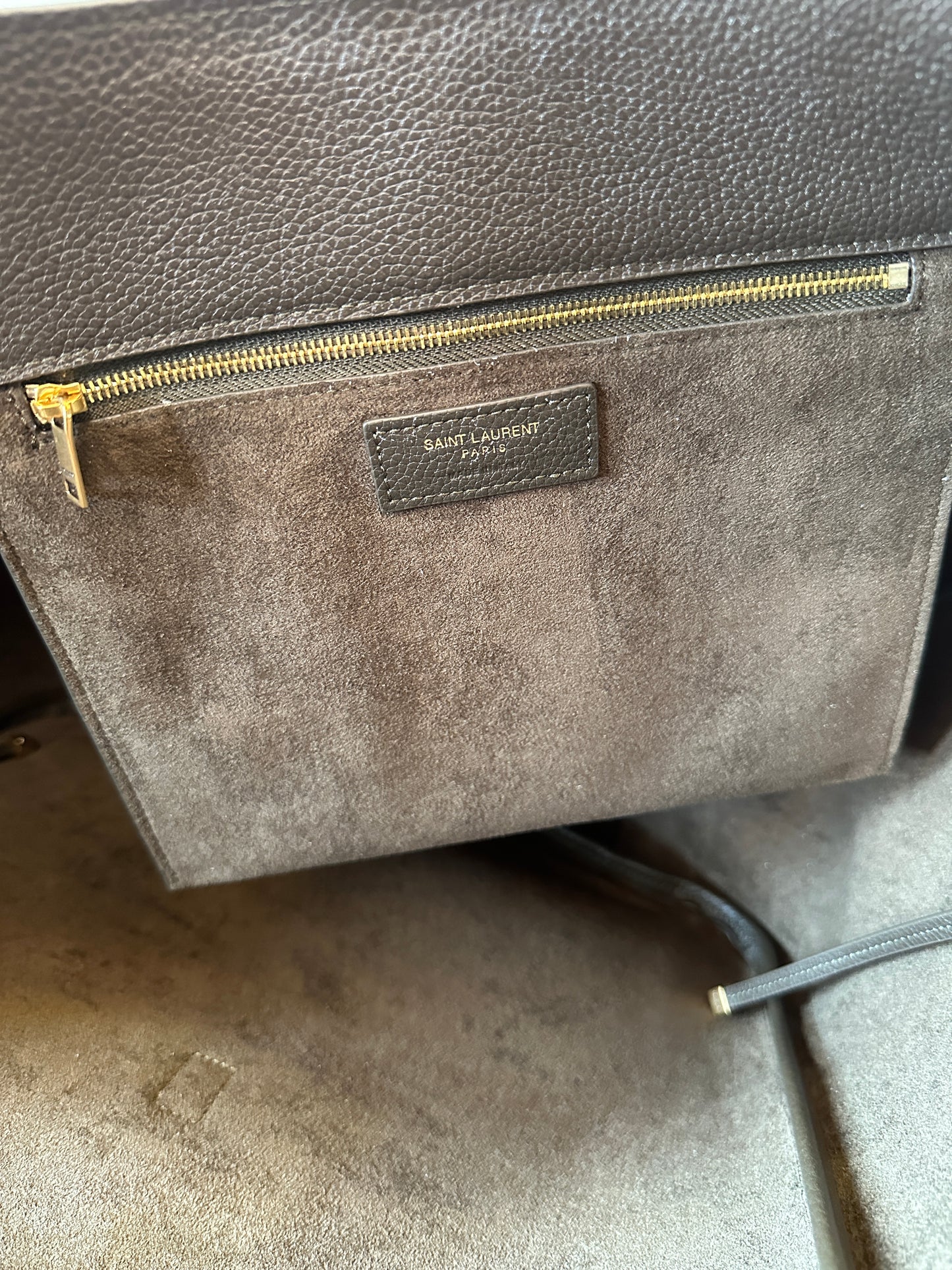 Bolso tote de piel verde oliva de YSL