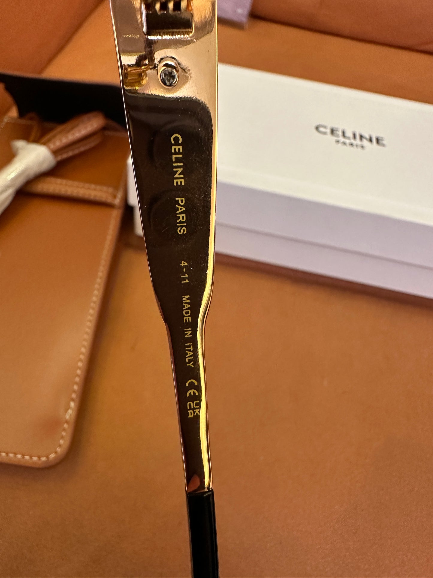 Óculos de sol Celine CL42121U - dourado e preto