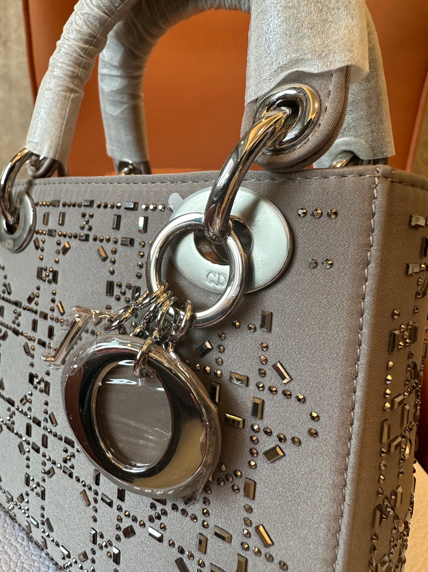 Bolso Dior Lady Dior de piel de becerro cannage con micro tachuelas