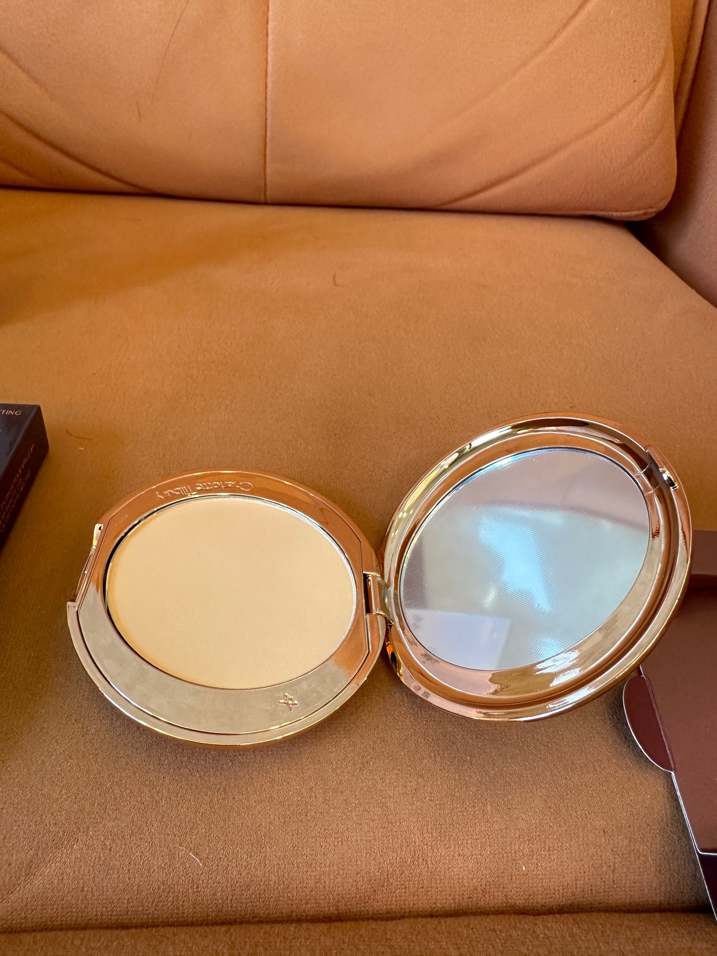 Charlotte Tilbury Airbrush Flawless Finish Pressed Powder