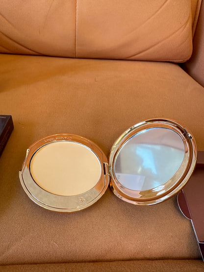 Charlotte Tilbury Airbrush Flawless Finish Pressed Powder