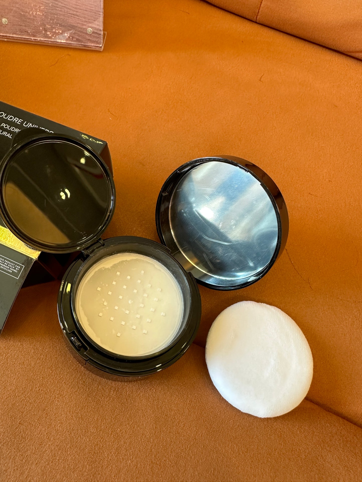 Chanel Poudre Universelle Libre Natural Finish Loose Powder