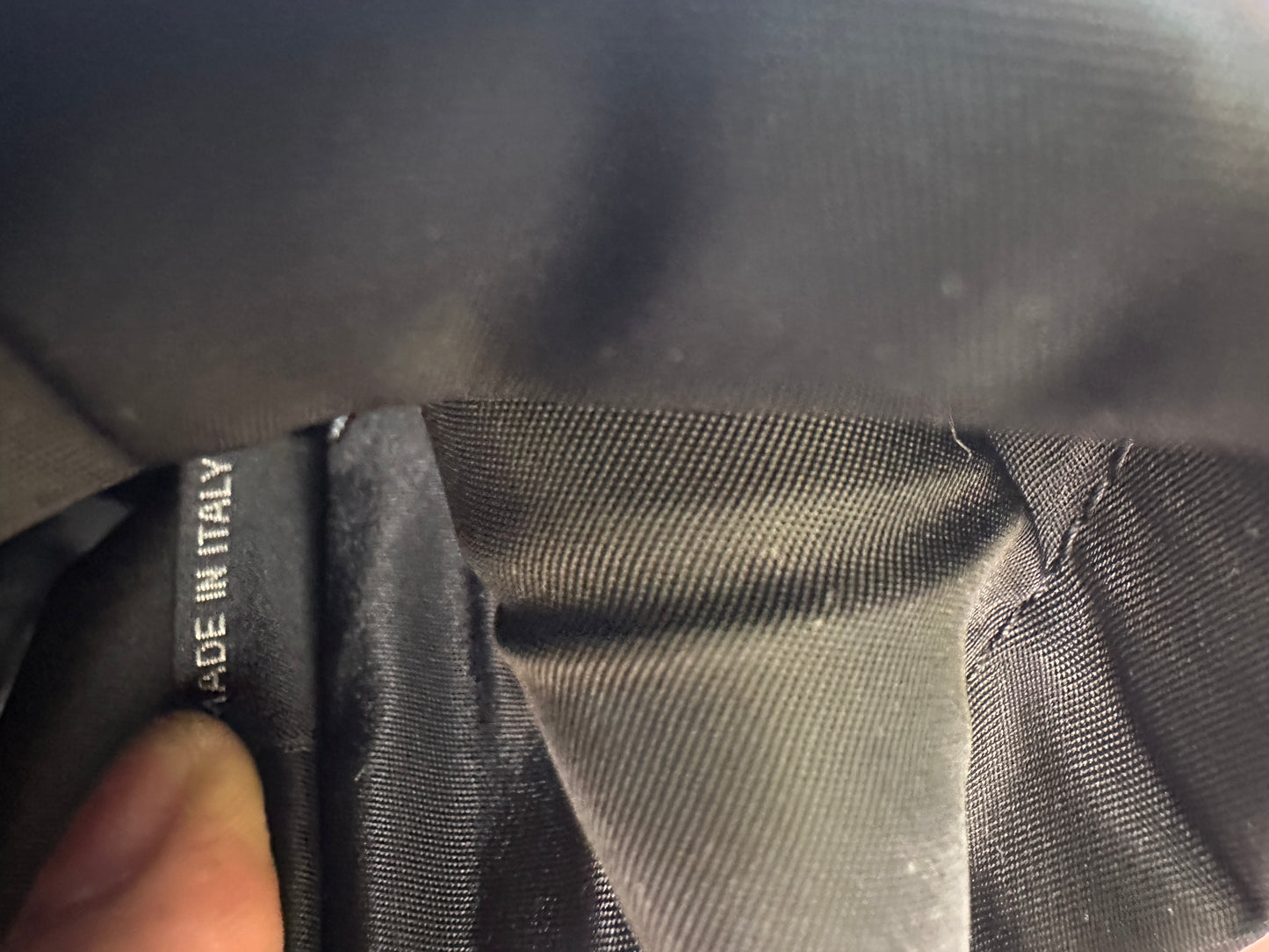 Mala Prada Tiracolo em Nylon Preto com Detalhes de Corrente