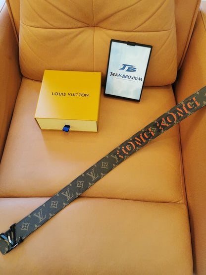 Cinto Louis Vuitton Hong Kong com monograma e fivela LV preta