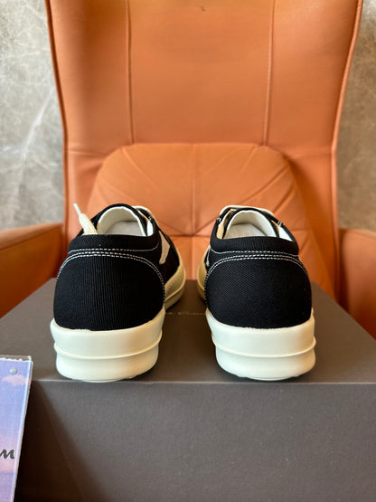 Rick Owens Low Lace-Up Sneaker in Black