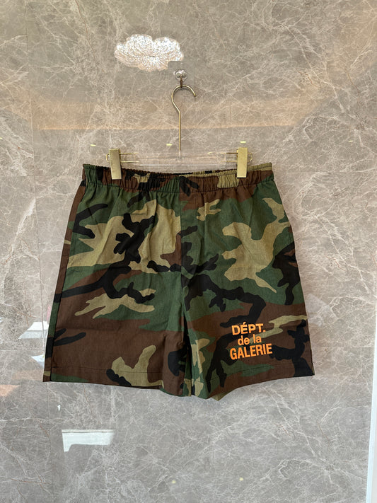 Gallery Dept. Camouflage Logo Print Shorts