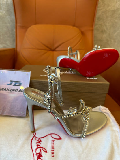 Sapatos de Salto Christian Louboutin Prateados com Cristais