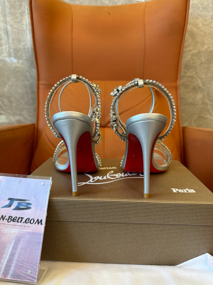 Sapatos de Salto Christian Louboutin Prateados com Cristais