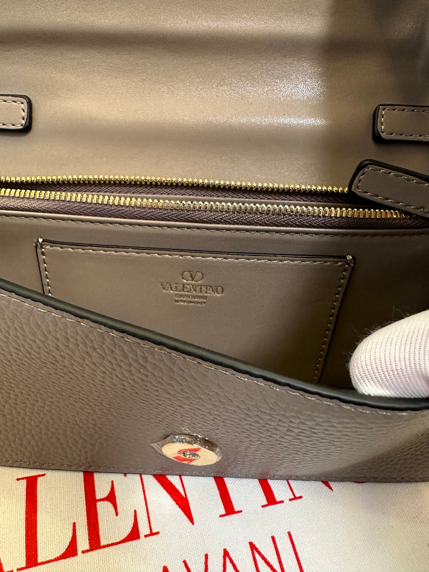 Valentino Garavani Rockstud Small Chain Bag – Grey