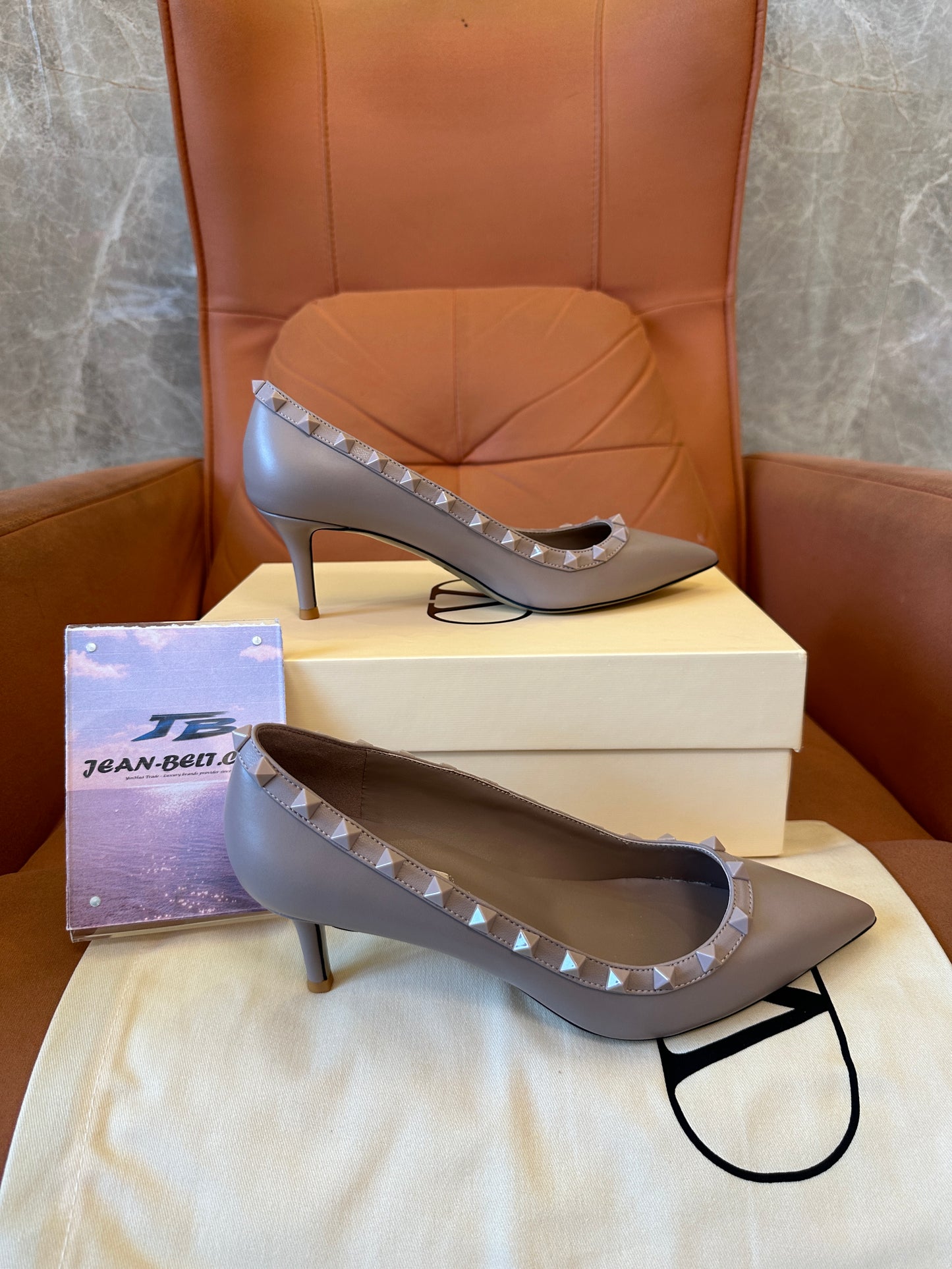 Valentino Rockstud Pointed-Toe Leather Pumps – Grey