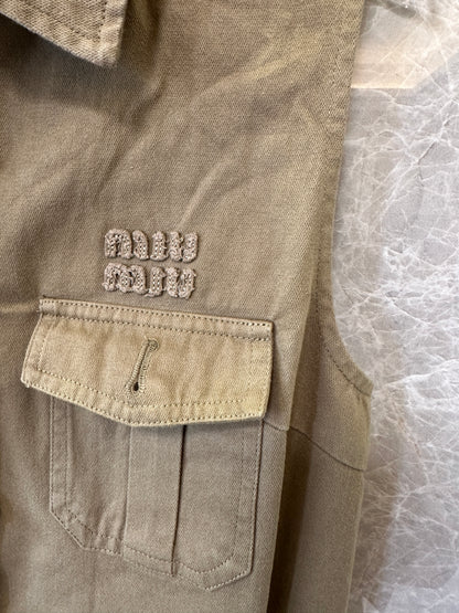 Vestido verde militar sin mangas con logo bordado de Miu Miu