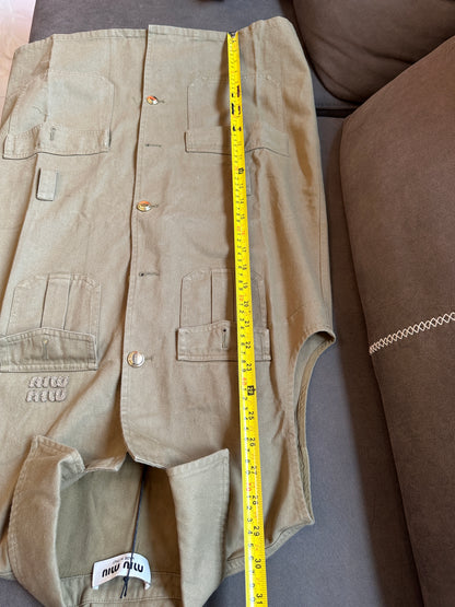 Vestido verde militar sin mangas con logo bordado de Miu Miu