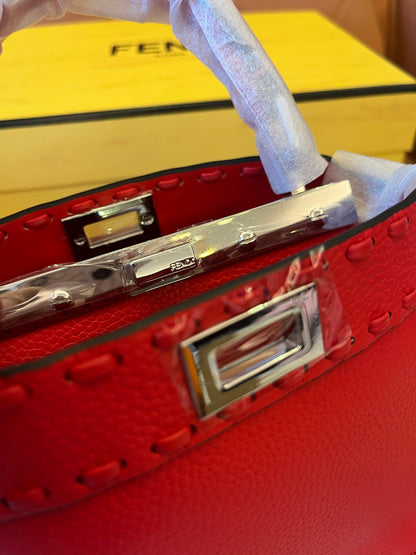 Bolso mini peekaboo FENDI bandolera/de hombro - piel granulada roja