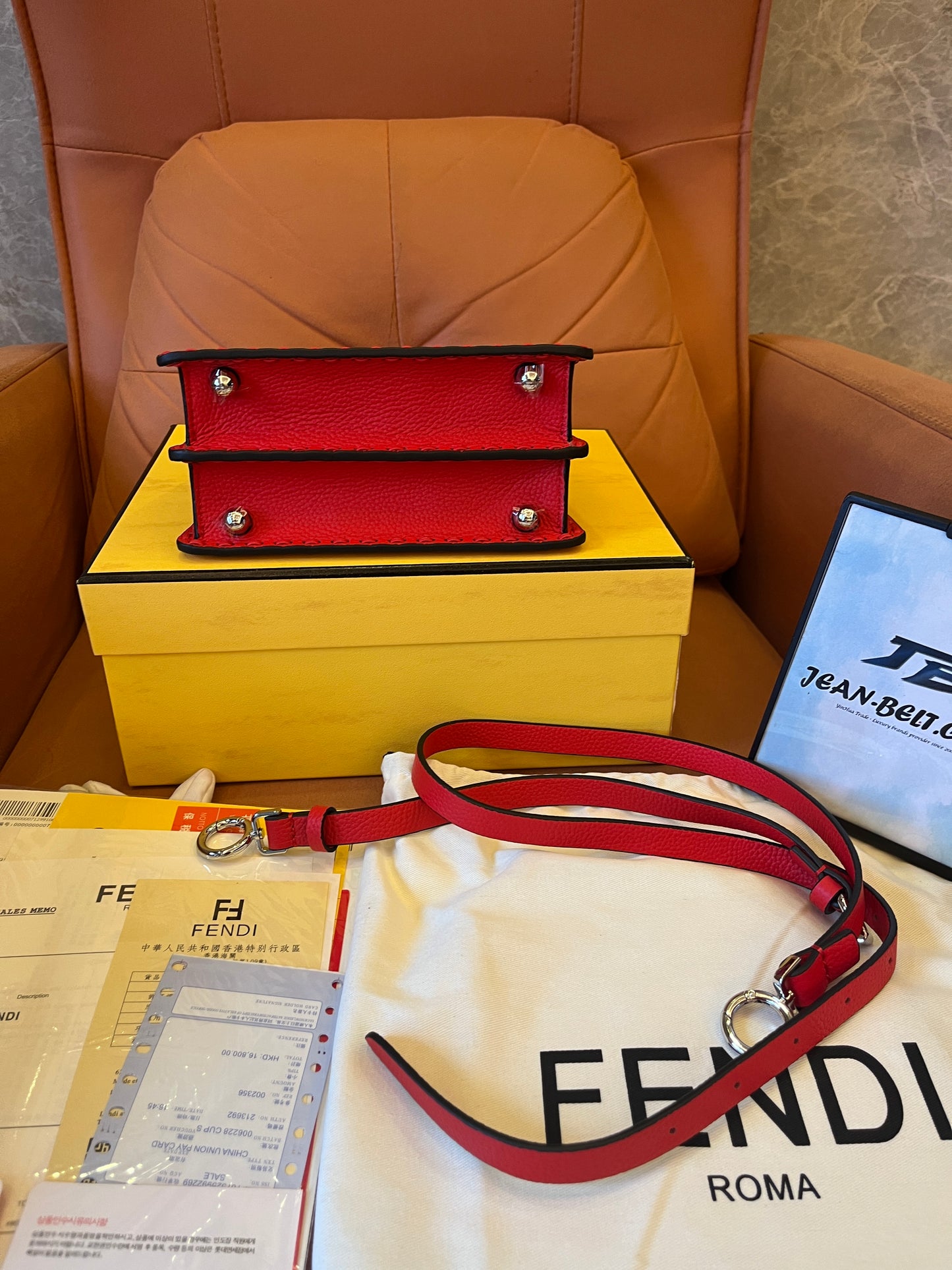 Bolso mini peekaboo FENDI bandolera/de hombro - piel granulada roja