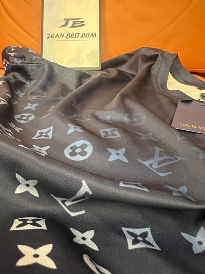 Camiseta de manga corta con estampado de monograma de Louis Vuitton: ropa informal de lujo