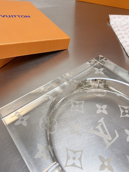 Cenicero de cristal Louis Vuitton x Baccarat: edición limitada, decoración de lujo para el hogar
