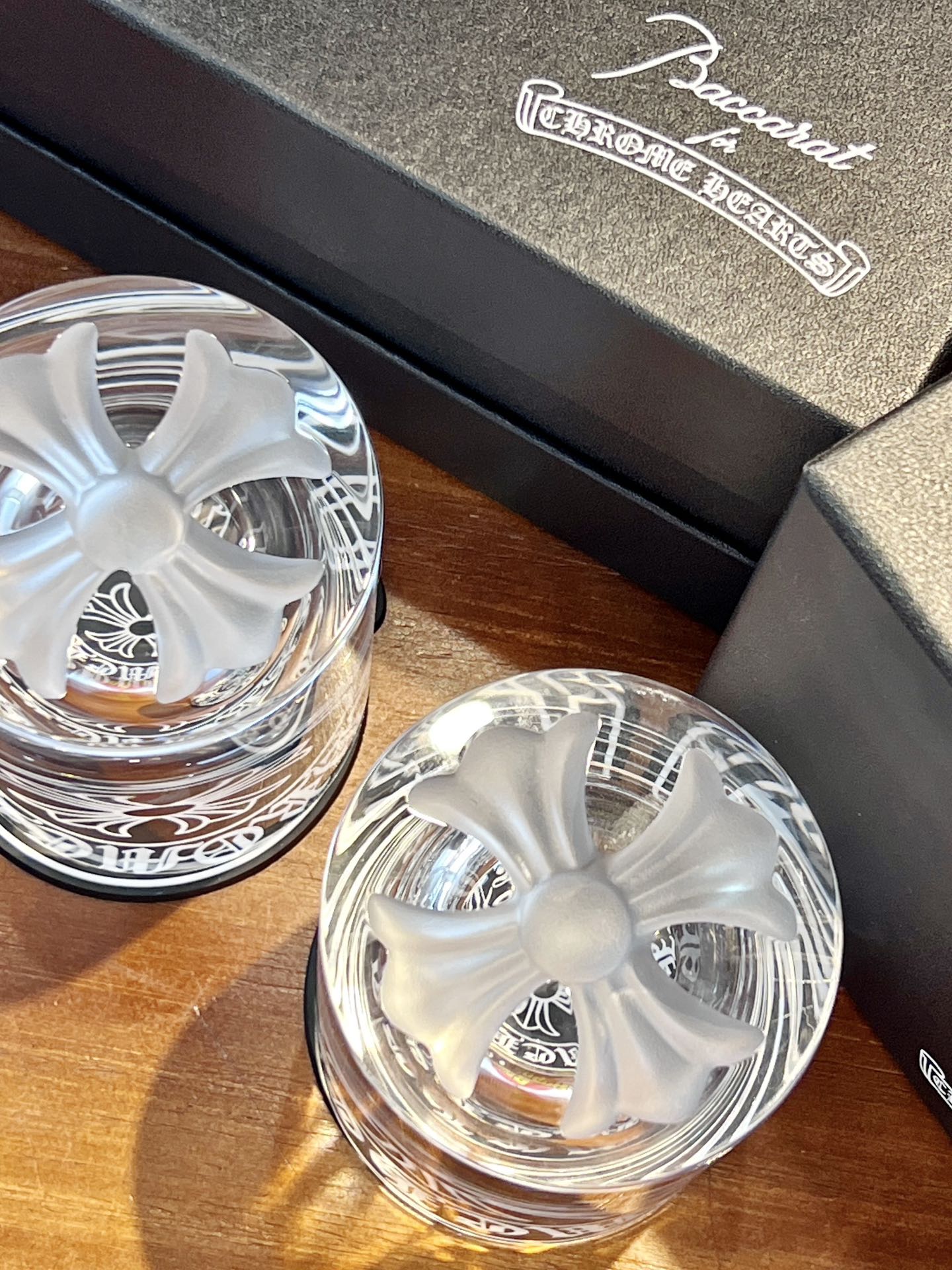 Colaboración Chrome Hearts x Baccarat: Vasos de cristal de edición limitada