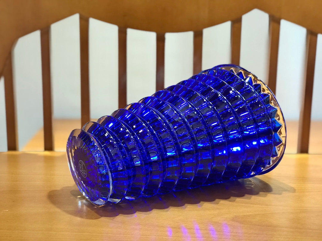 Vaso de cristal azul cobalto da série Baccarat EYE