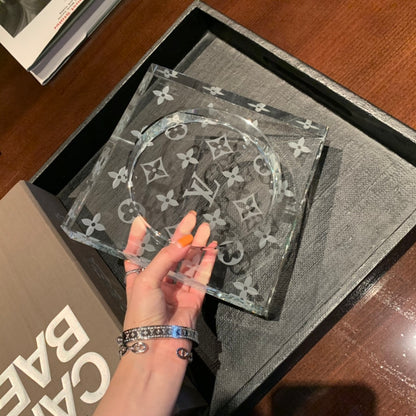 Cenicero de cristal Louis Vuitton x Baccarat: edición limitada, decoración de lujo para el hogar