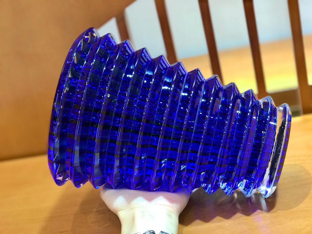 Vaso de cristal azul cobalto da série Baccarat EYE