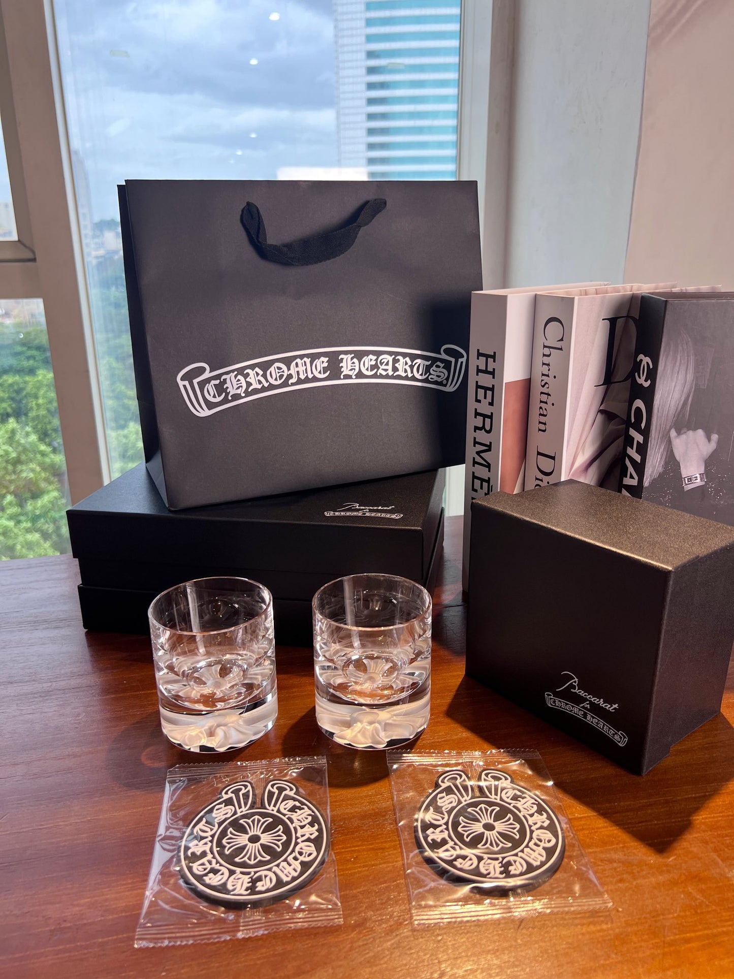 Colaboración Chrome Hearts x Baccarat: Vasos de cristal de edición limitada