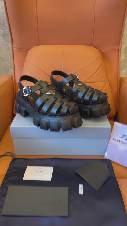 Sandale romaine Prada pour femmes noire