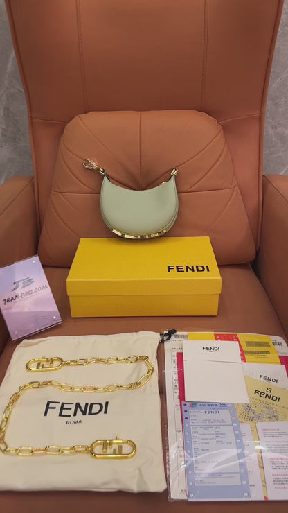 Sac sous le bras Fendi graphy croissant mini vert menthe