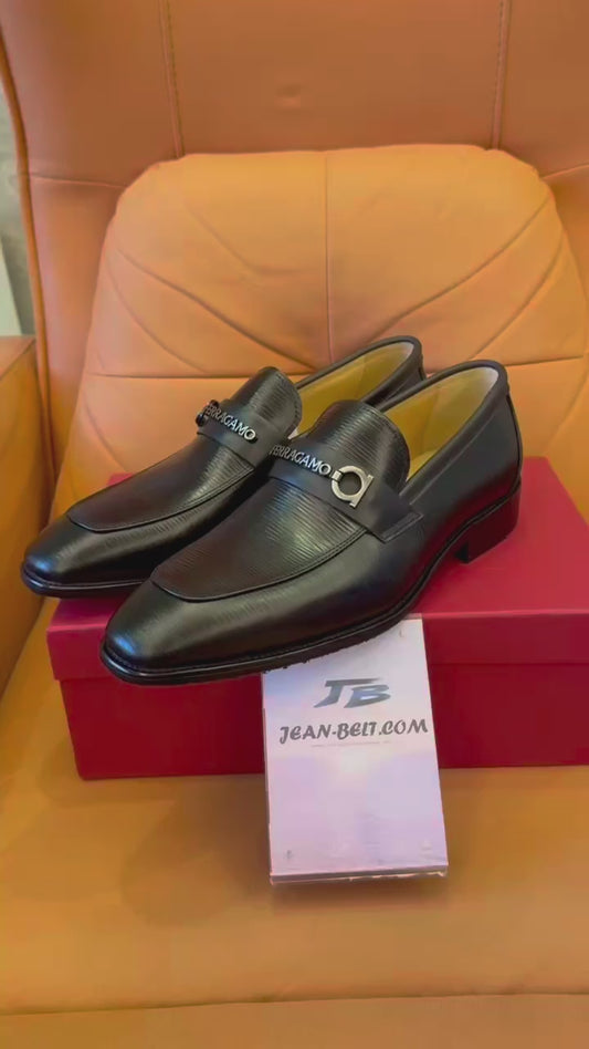 Zapatos de vestir Ferragamo para hombre de piel negra