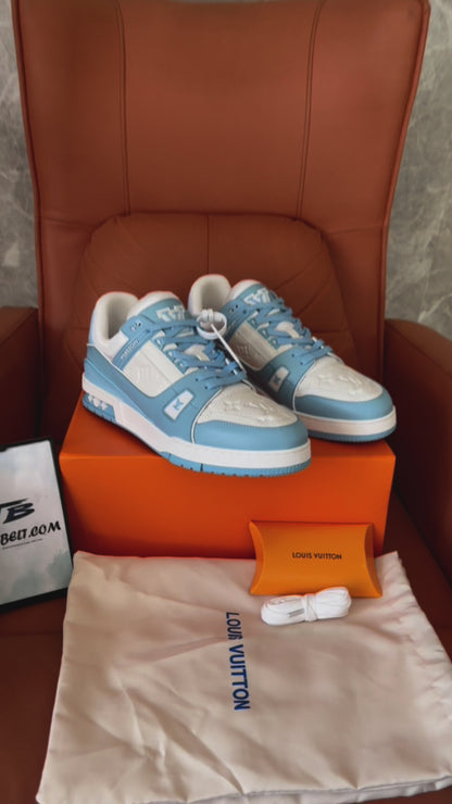 Baskets Louis Vuitton bleu bébé